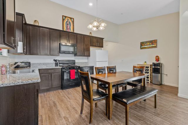 1237 E Orange St, Avenal, CA 93204