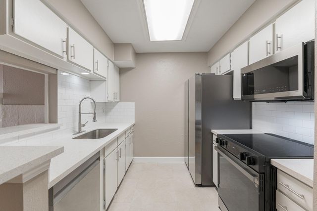 4635 Wild Indigo Street 505, Houston, TX 77027