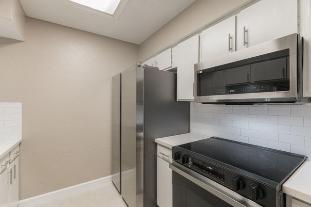4635 Wild Indigo Street 505, Houston, TX 77027