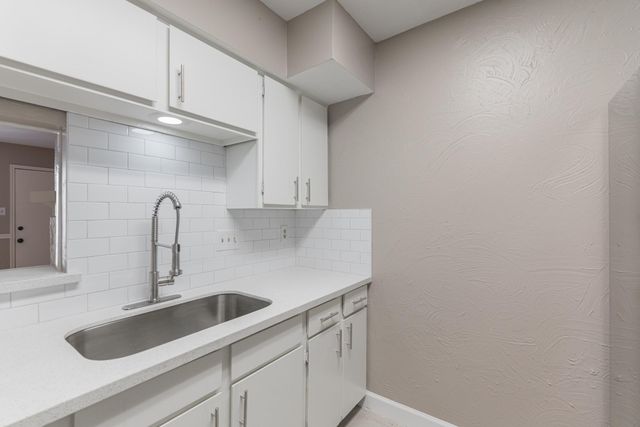 4635 Wild Indigo Street 505, Houston, TX 77027