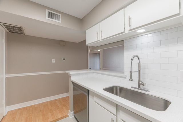 4635 Wild Indigo Street 505, Houston, TX 77027