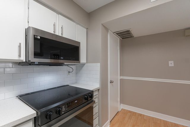 4635 Wild Indigo Street 505, Houston, TX 77027