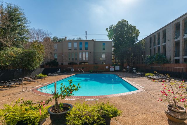 4635 Wild Indigo Street 505, Houston, TX 77027