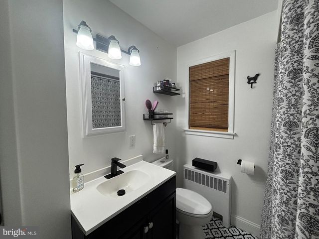 3804 BONNYVIEW RD, Harrisburg, PA 17109