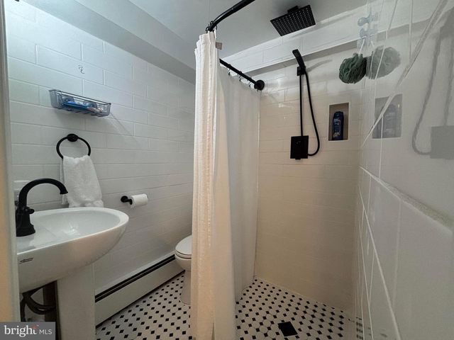 3804 BONNYVIEW RD, Harrisburg, PA 17109