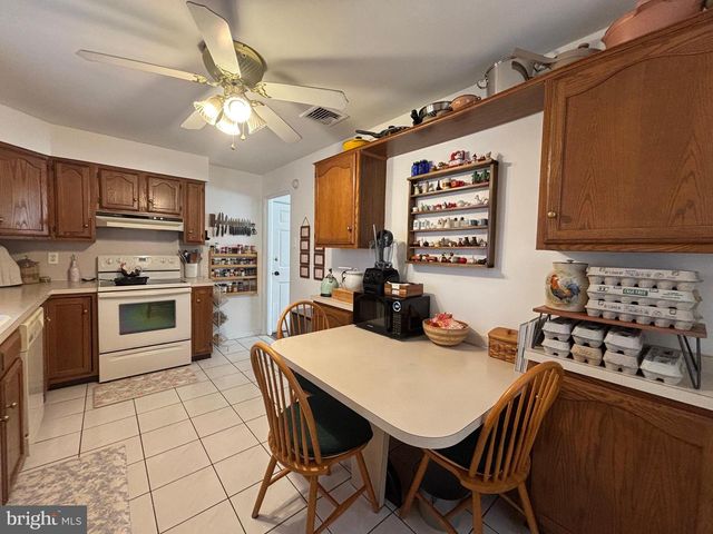 3804 BONNYVIEW RD, Harrisburg, PA 17109