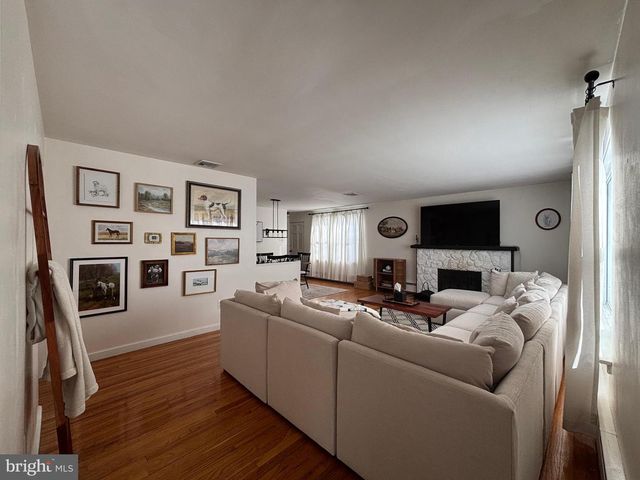 3804 BONNYVIEW RD, Harrisburg, PA 17109