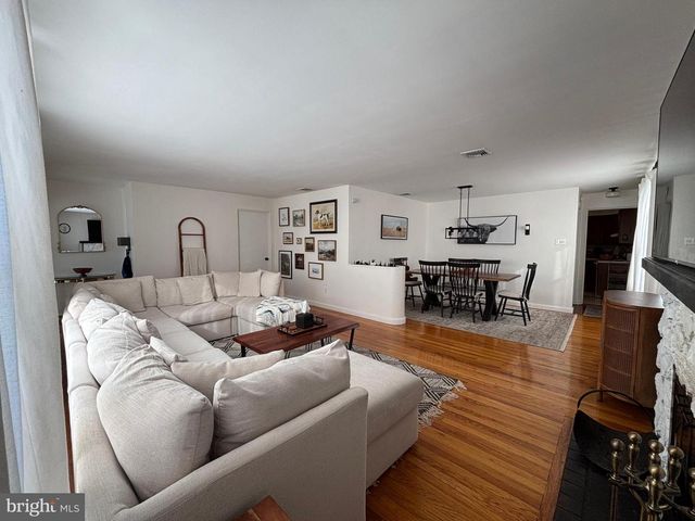 3804 BONNYVIEW RD, Harrisburg, PA 17109