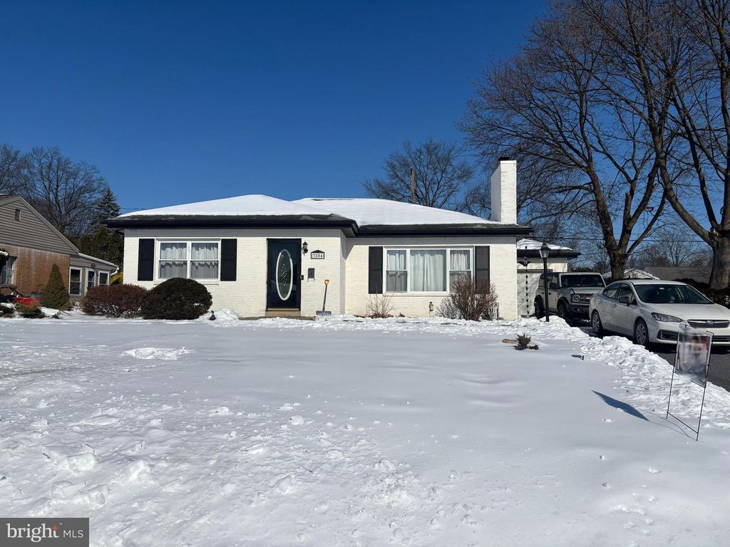 3804 BONNYVIEW RD, Harrisburg, PA 17109