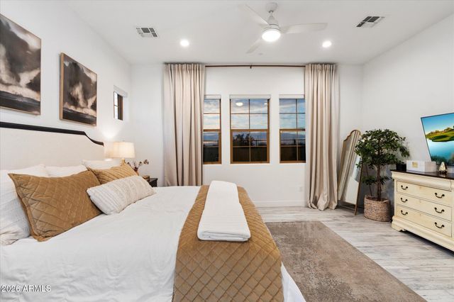 21514 N 58TH Street, Phoenix, AZ 85054