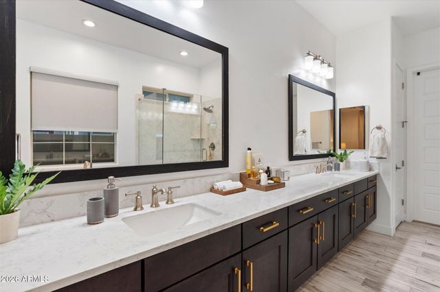 21514 N 58TH Street, Phoenix, AZ 85054