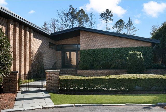 25 Linden Drive, Providence, RI 02906