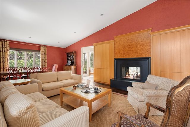 25 Linden Drive, Providence, RI 02906