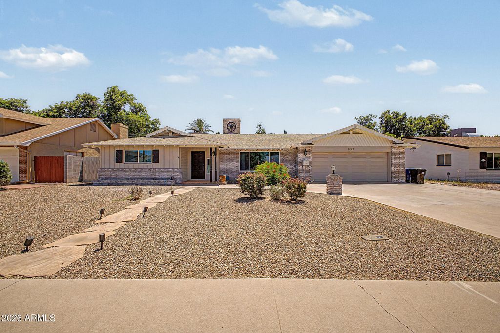 1247 W DEVONSHIRE Street, Mesa, AZ 85201