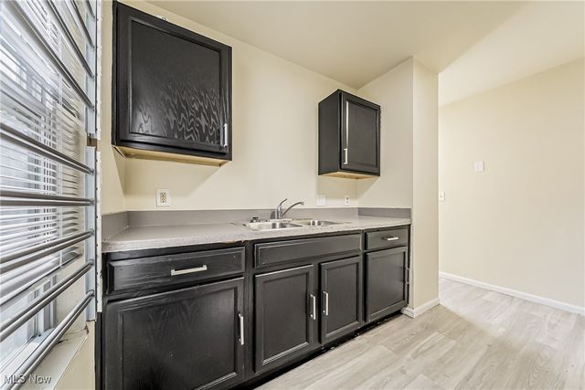 569 E 101st Street, Cleveland, OH 44108