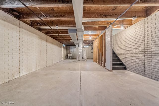 569 E 101st Street, Cleveland, OH 44108