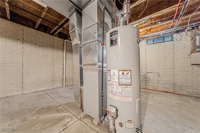 569 E 101st Street, Cleveland, OH 44108