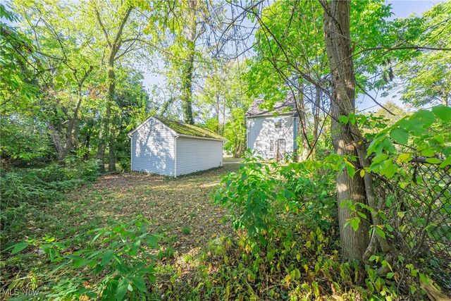 569 E 101st Street, Cleveland, OH 44108