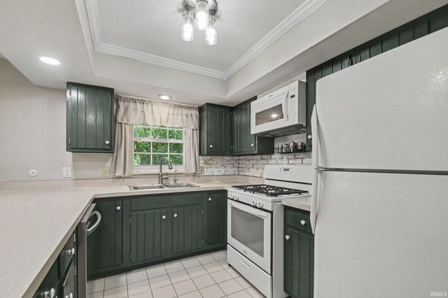 21462 Ravenna Drive, South Bend, IN 46628