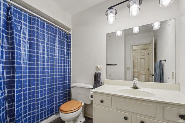 21462 Ravenna Drive, South Bend, IN 46628