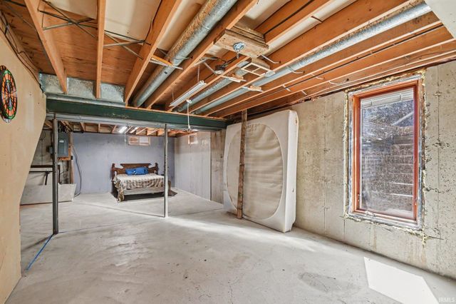 21462 Ravenna Drive, South Bend, IN 46628