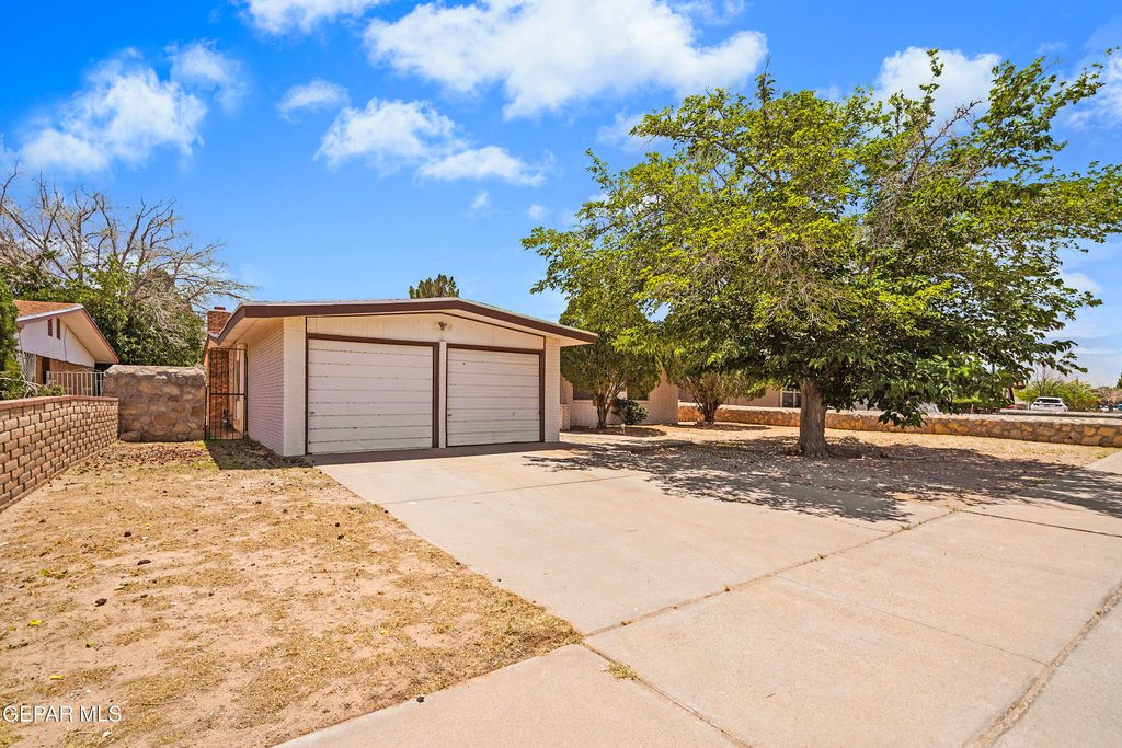 10648 BIRTHSTONE Drive, El Paso, TX 79935