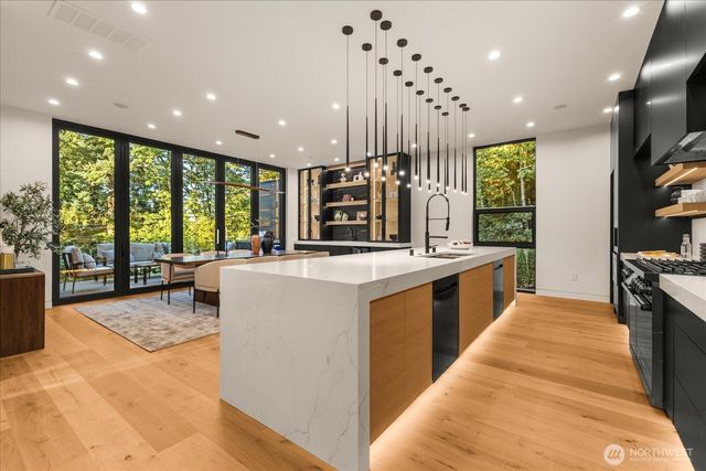 16127 SE 44th Way, Bellevue, WA 98006
