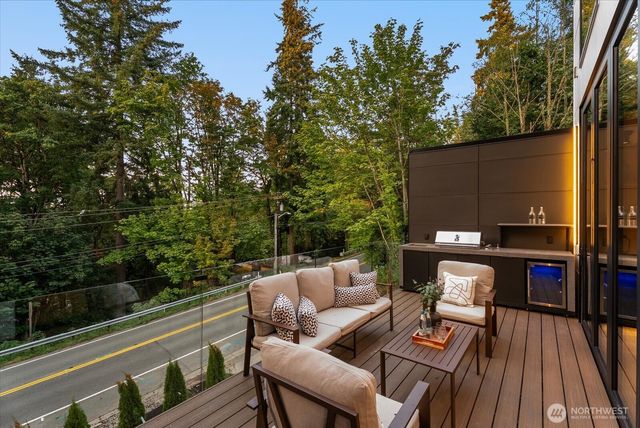 16127 SE 44th Way, Bellevue, WA 98006