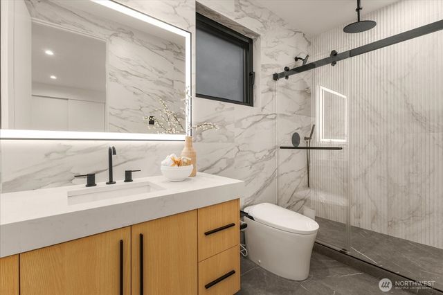 16127 SE 44th Way, Bellevue, WA 98006