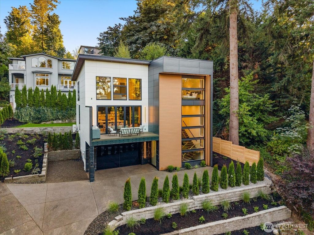 16127 SE 44th Way, Bellevue, WA 98006