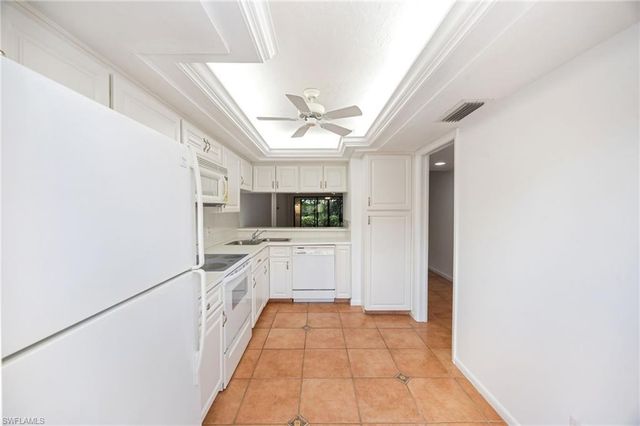 3350 10th ST N 1104, Naples, FL 34103