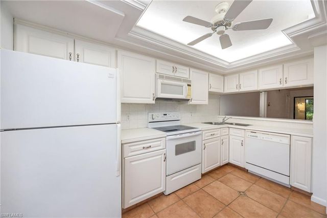 3350 10th ST N 1104, Naples, FL 34103