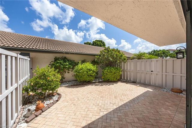 3350 10th ST N 1104, Naples, FL 34103