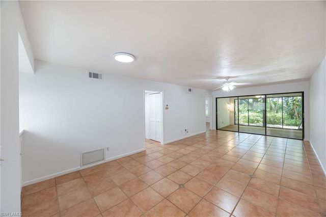 3350 10th ST N 1104, Naples, FL 34103