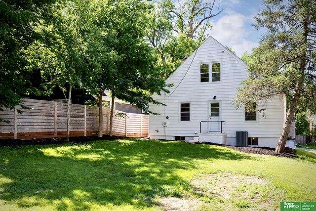 6316 Poppleton Avenue, Omaha, NE 68106