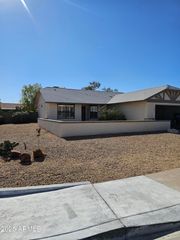 4631 E BOHL Street, Phoenix, AZ 85044