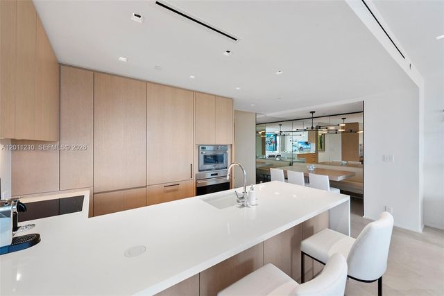 19242 Fisher Island Dr 19242, Miami Beach, FL 33109
