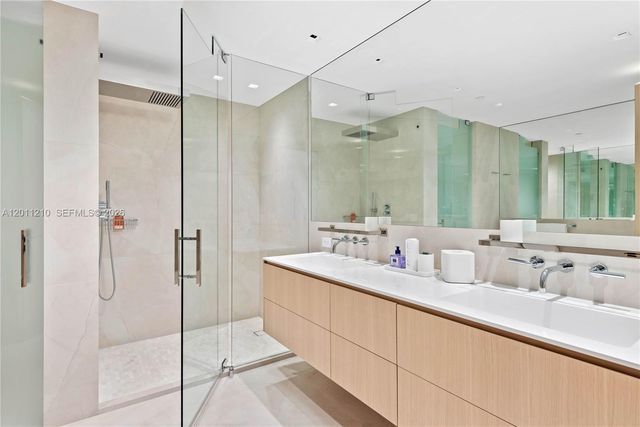 19242 Fisher Island Dr 19242, Miami Beach, FL 33109