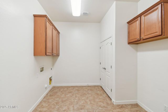 5557 W MINE Trail, Phoenix, AZ 85083