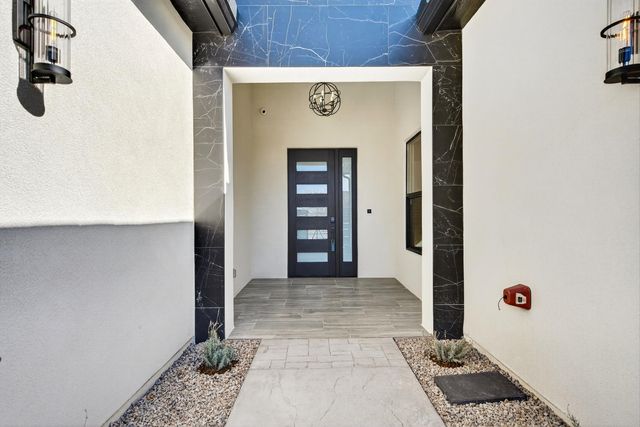 9960 Cardinal Street NW, Albuquerque, NM 87114