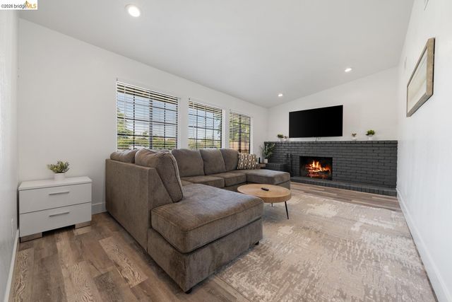 6322 Madison AVE, Carmichael, CA 95608