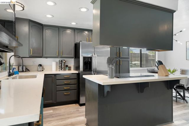 6322 Madison AVE, Carmichael, CA 95608