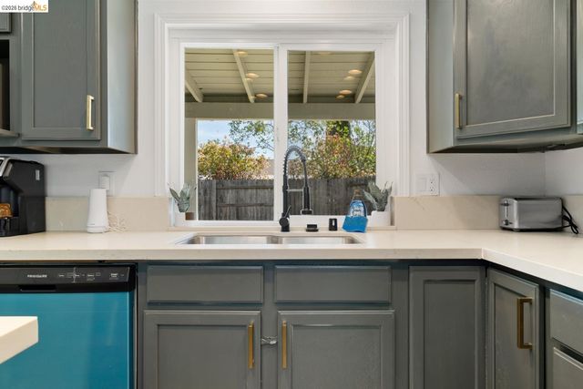 6322 Madison AVE, Carmichael, CA 95608