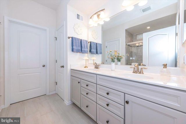 1212 PENNINGTON DR, Brunswick, MD 21716