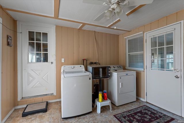 2035 E LaSalle Avenue, Mishawaka, IN 46545