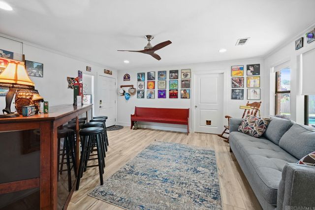 9979 Hackberry Dr, Baton Rouge, LA 70809