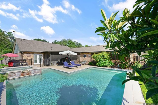 9979 Hackberry Dr, Baton Rouge, LA 70809
