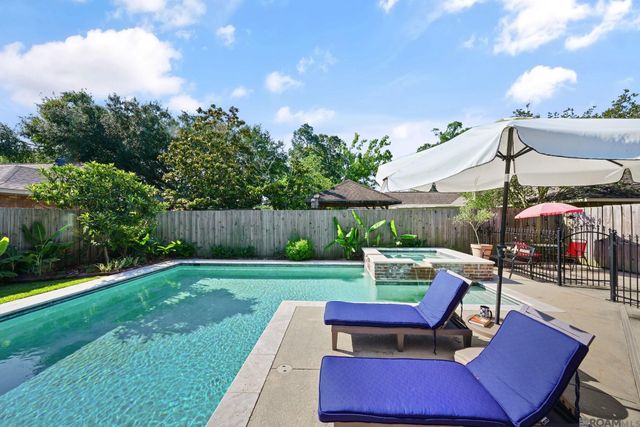 9979 Hackberry Dr, Baton Rouge, LA 70809