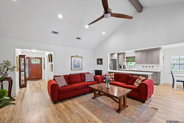 9979 Hackberry Dr, Baton Rouge, LA 70809