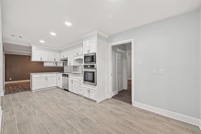 4729 Paradise Lane, Houston, TX 77048